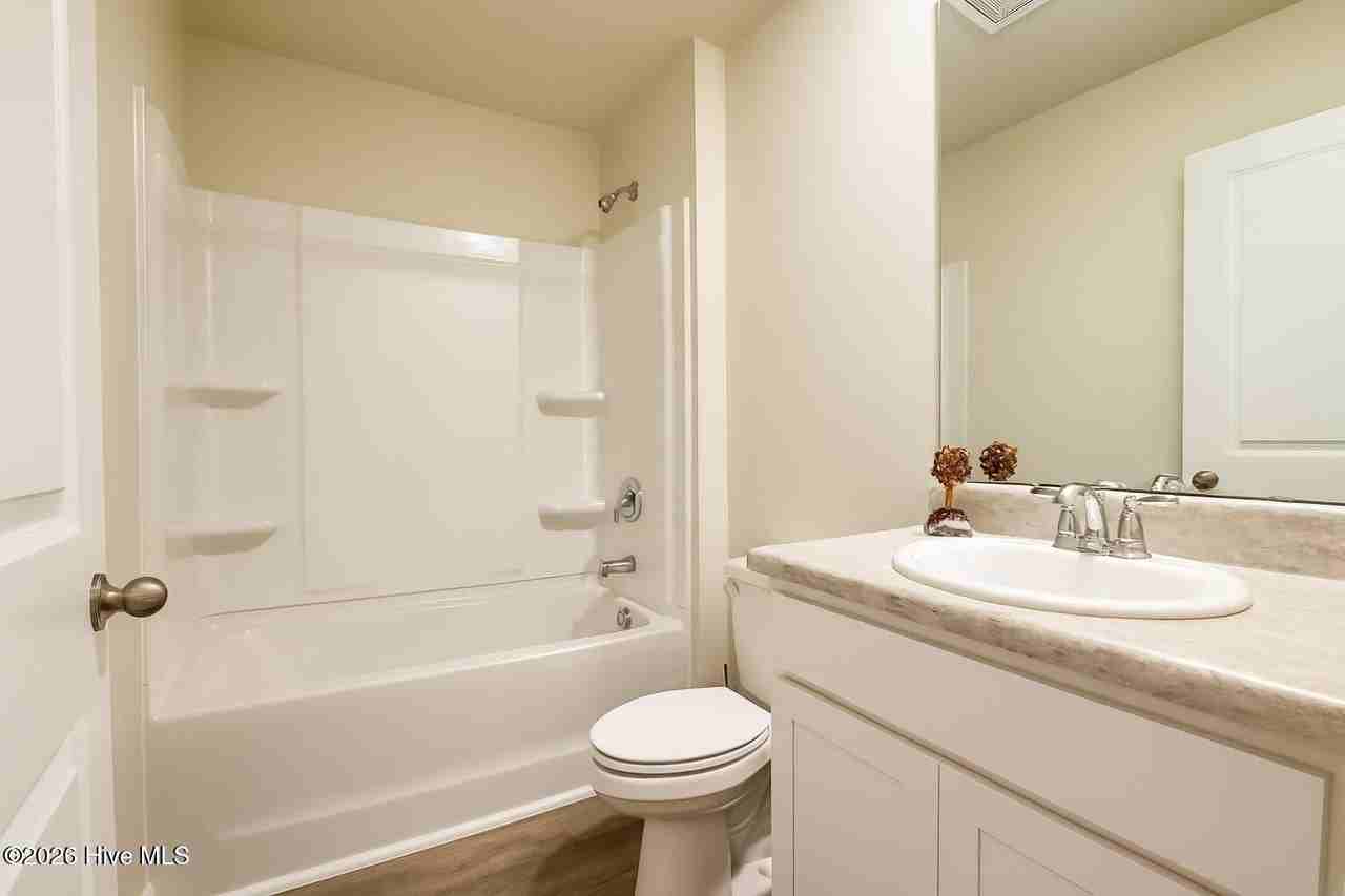 209 Ashworth Dr - Photo 7 of 9