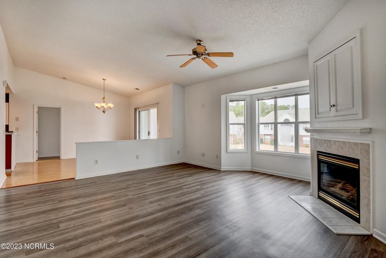 4138 Breezewood Dr Apt 202 - Photo 2 of 30