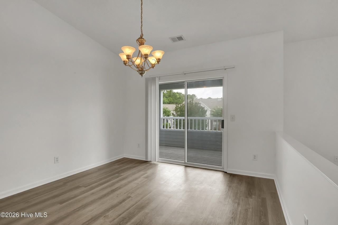 4138 Breezewood Dr Apt 202 - Photo 5 of 30