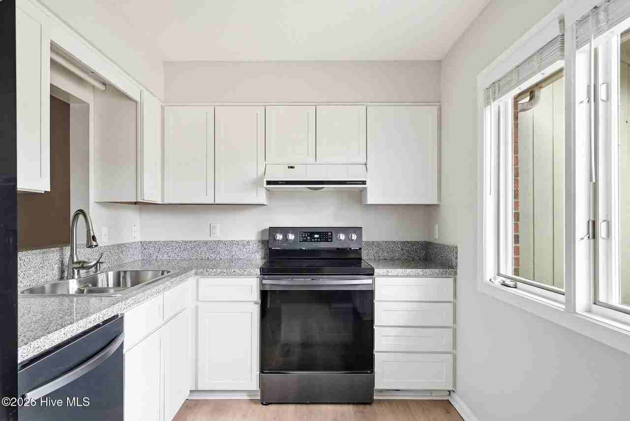 44 Garden Villa Dr - Photo 4 of 24