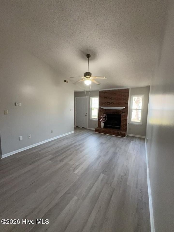 233 Easy St - Photo 4 of 16