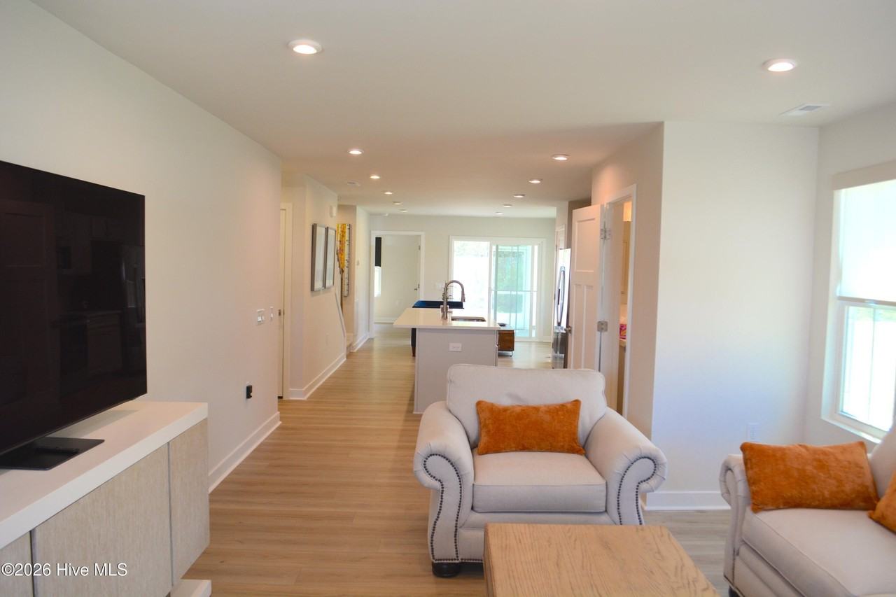 2055 Parow Ln Nw - Photo 3 of 22