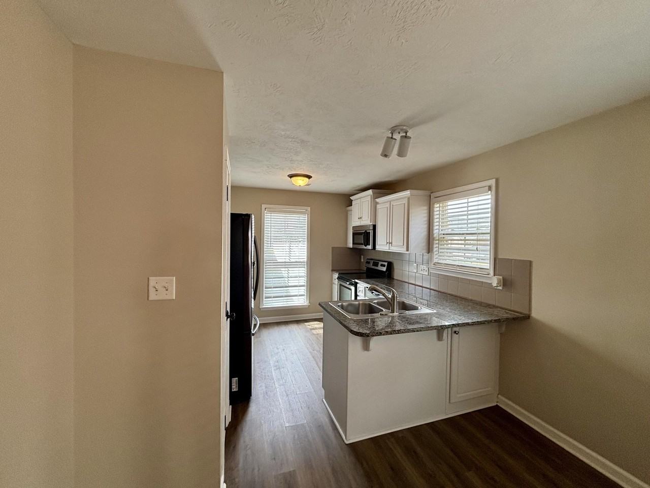 1101 Grove Landing Ln - Photo 4 of 24