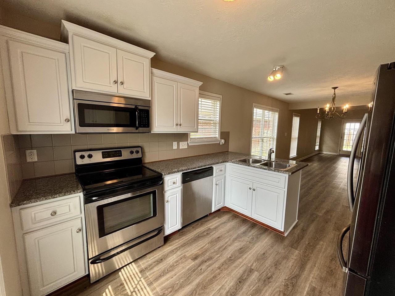 1101 Grove Landing Ln - Photo 6 of 24