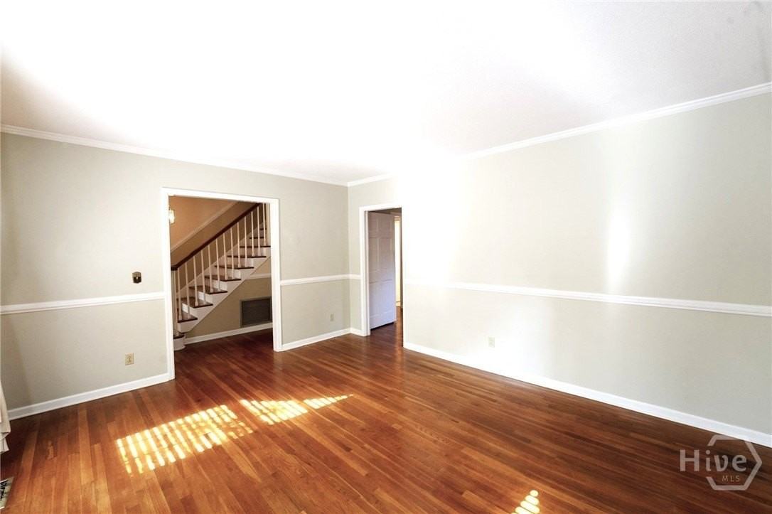 807 Kings Rd - Photo 5 of 39