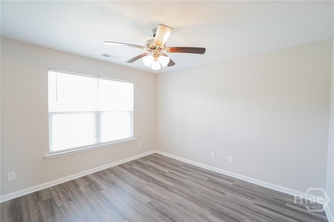 105 Butternut Blvd - Photo 5 of 41