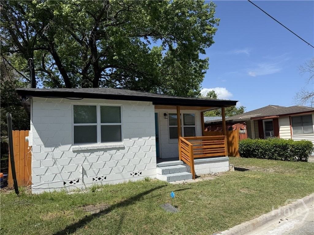 239 Jenks St - Photo 2 of 30