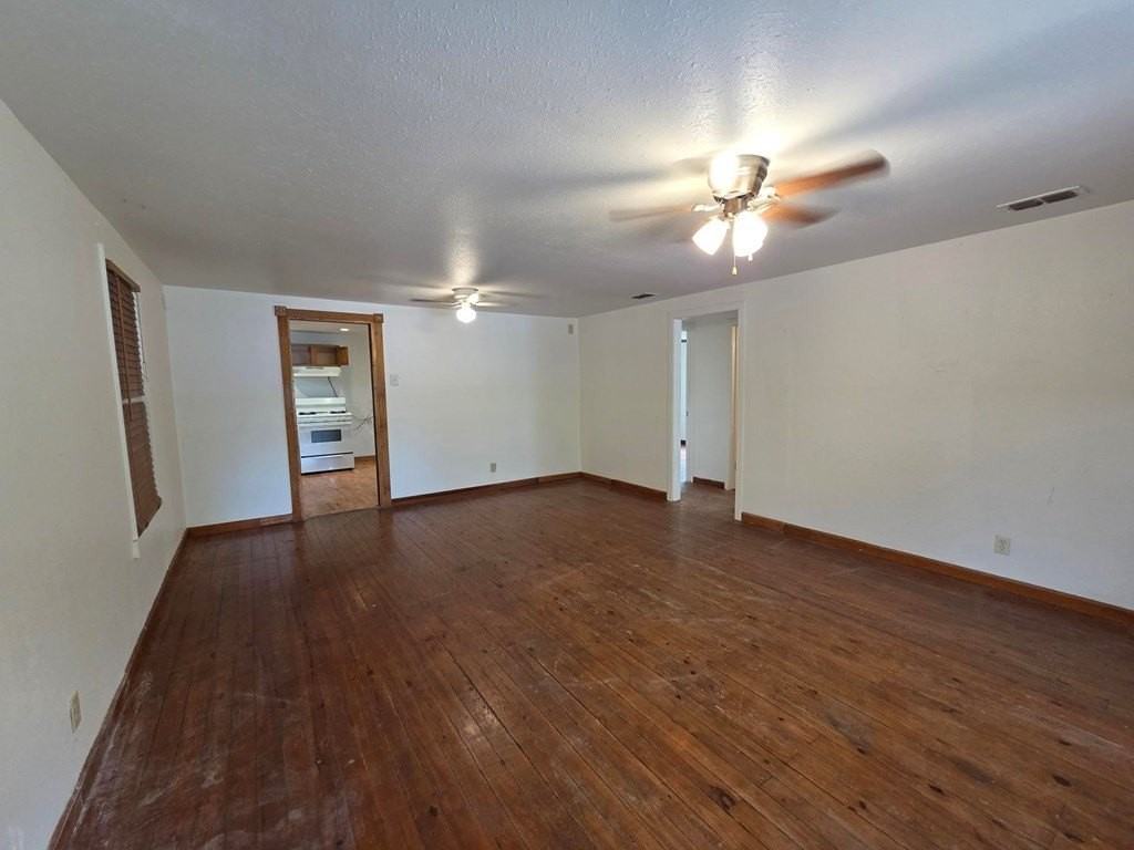 3414 Riverside Dr - Photo 2 of 9