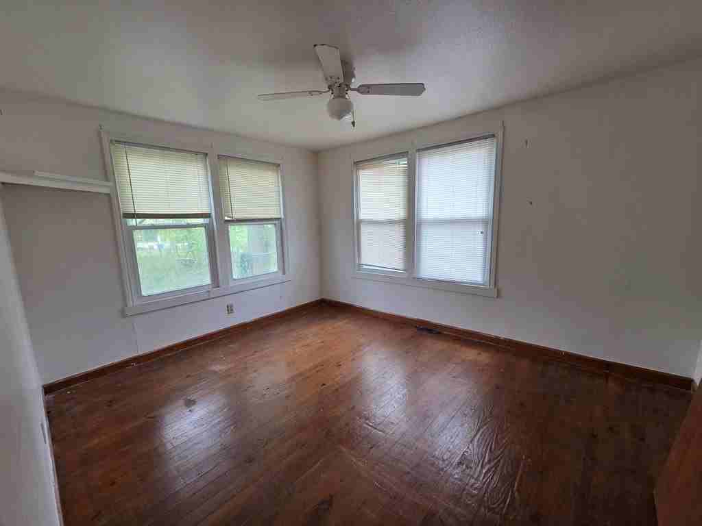 3414 Riverside Dr - Photo 6 of 9