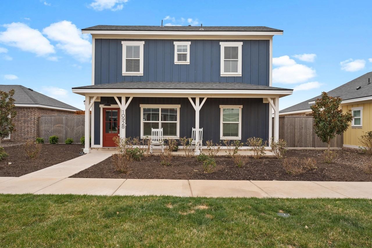 10928 Norwich Ave - Photo 2 of 26