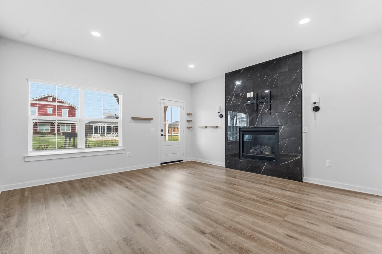 10928 Norwich Ave - Photo 6 of 26