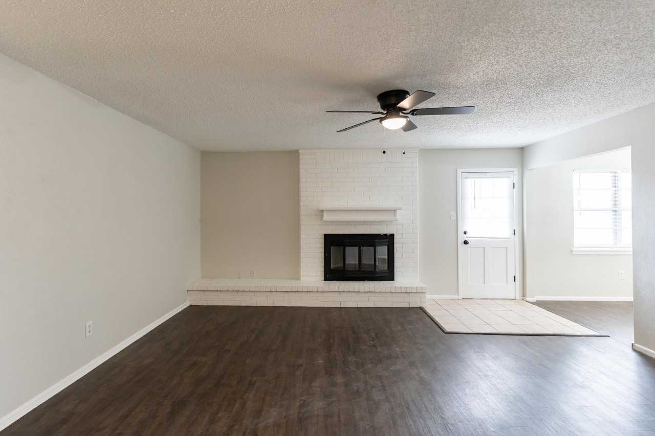 6135 38th St - Photo 3 of 10