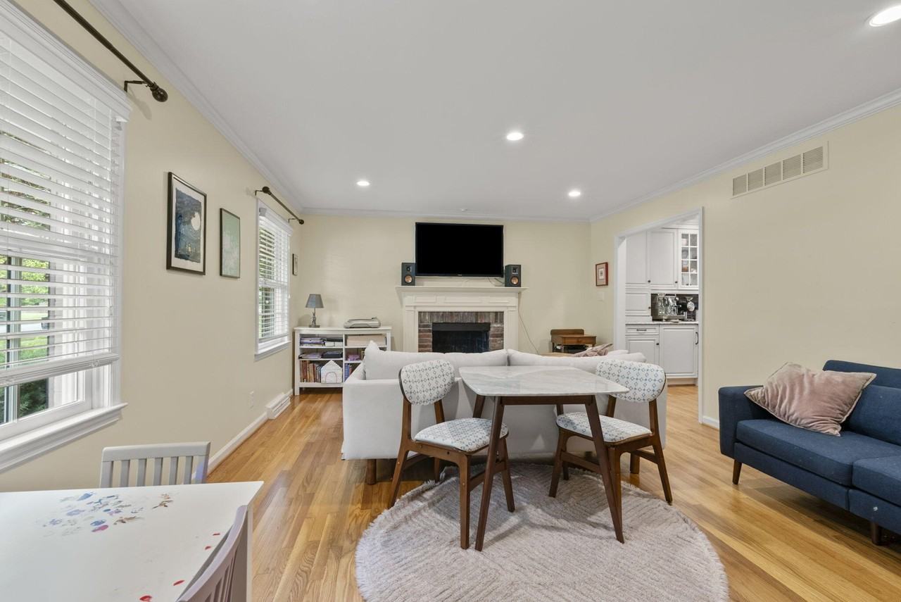 309 Greenbriar Rd - Photo 7 of 50