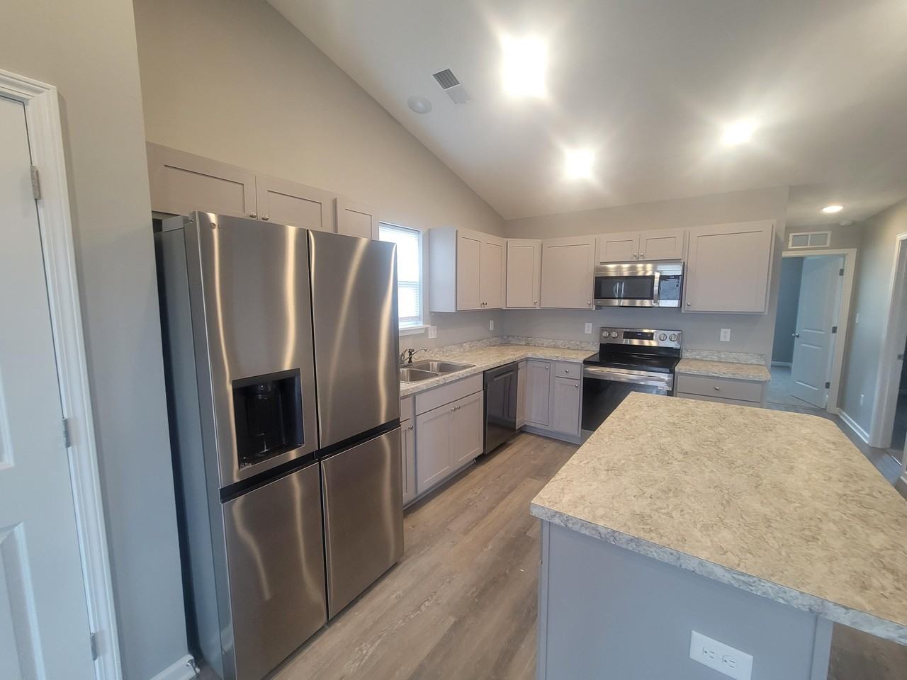 8080 Driftwood Loop - Photo 4 of 13