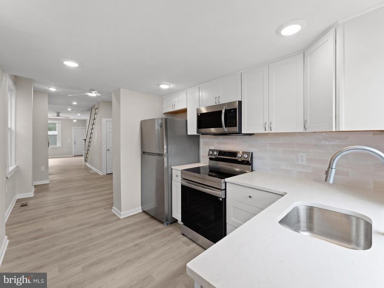 3010 Emerald St - Photo 7 of 24