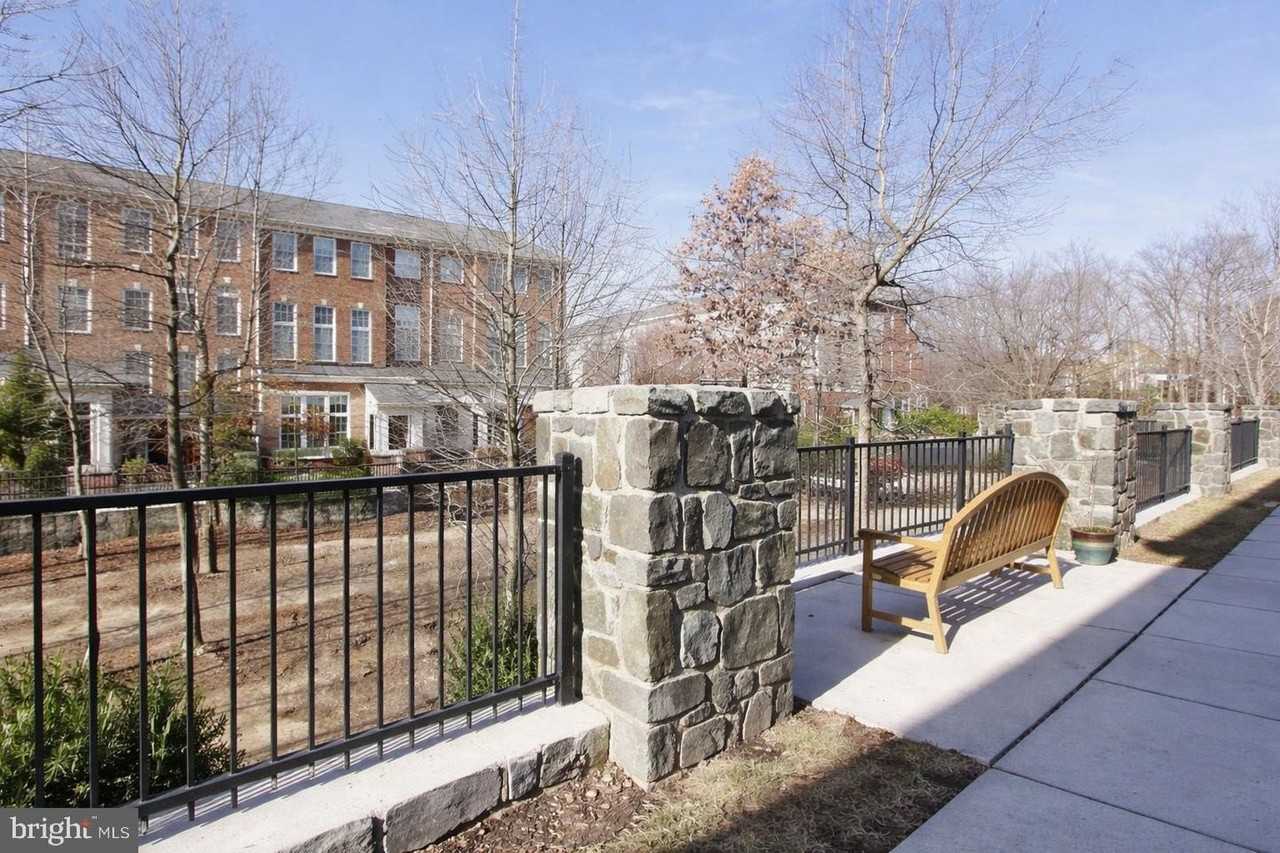 4495B Beacon Grove Cir - Photo 3 of 21