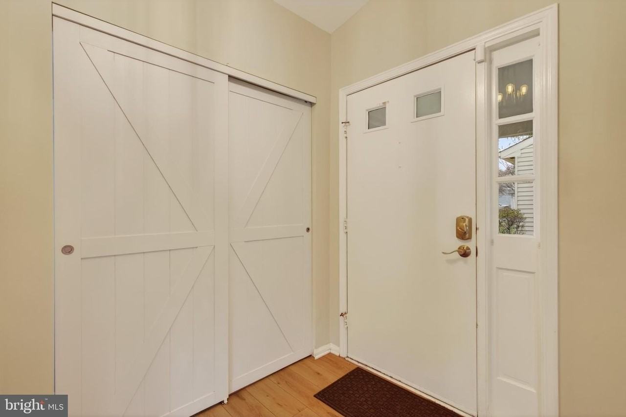 1706 Fantasia Cir - Photo 2 of 25