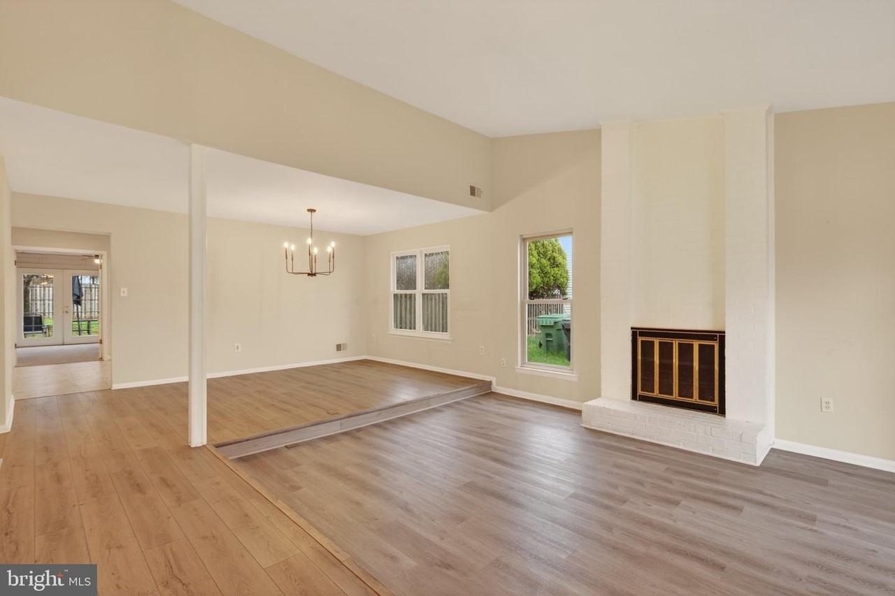 1706 Fantasia Cir - Photo 3 of 25