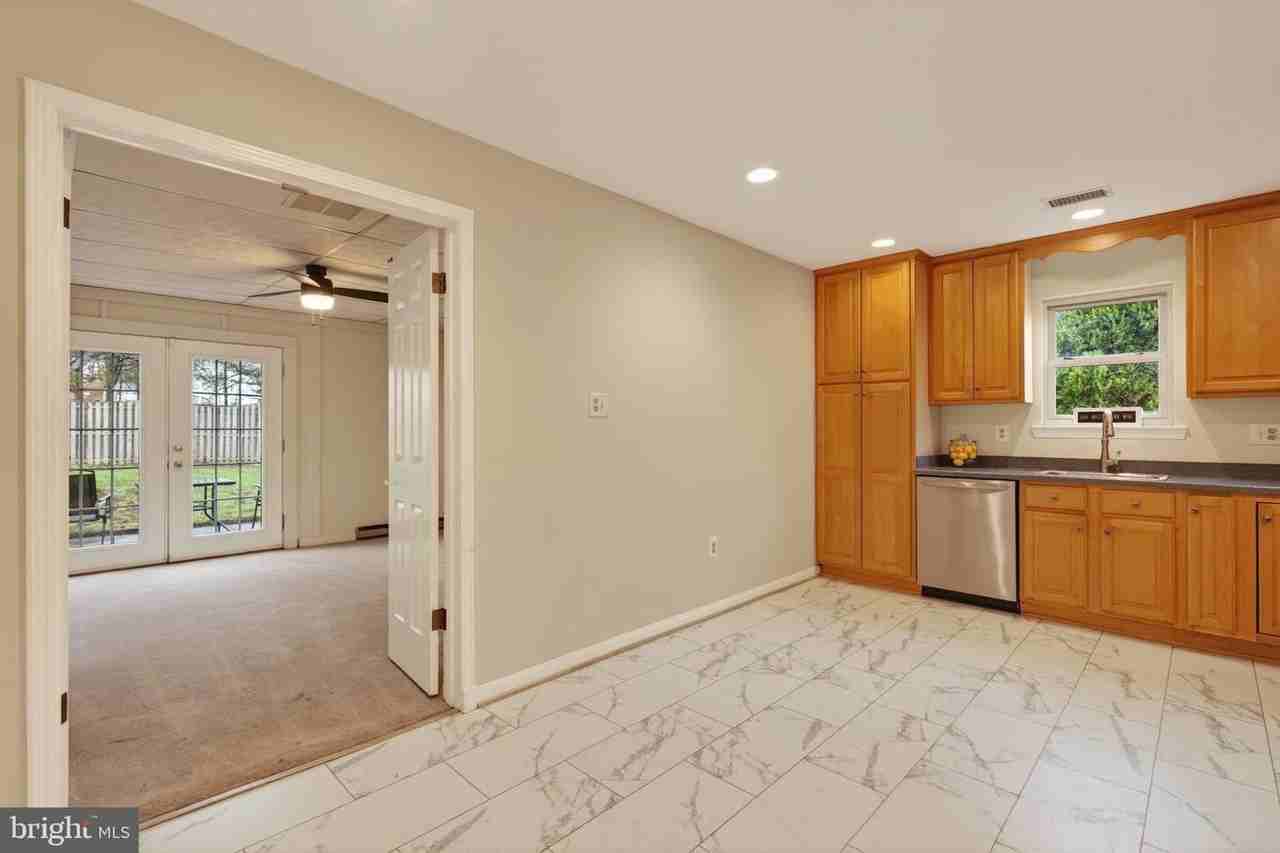 1706 Fantasia Cir - Photo 6 of 25