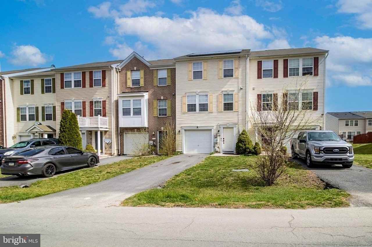 113 Aero St - Photo 2 of 27