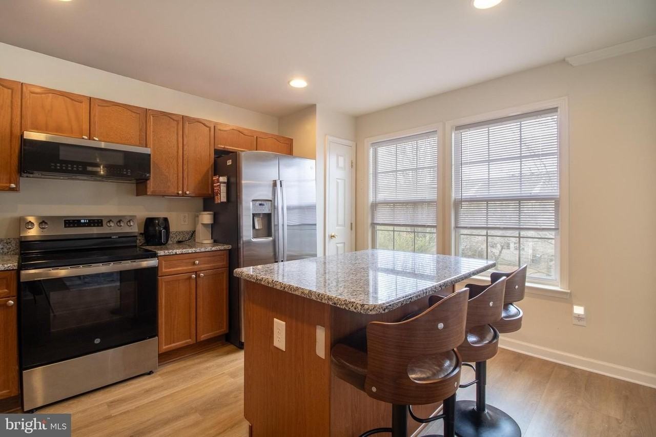 113 Aero St - Photo 6 of 27