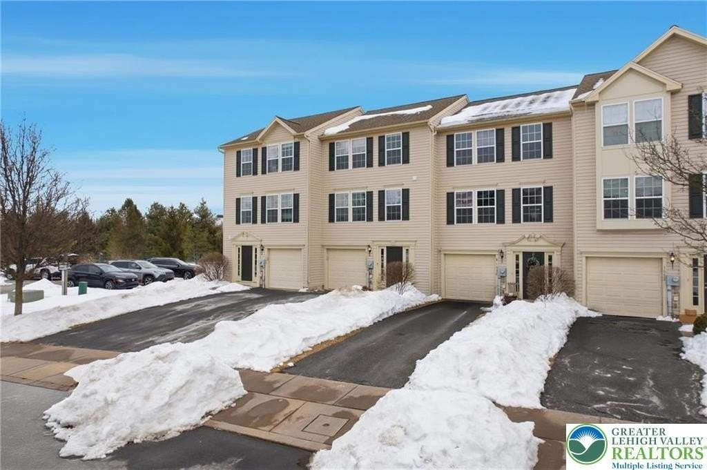 1048 Sparrow Way - Photo 3 of 36