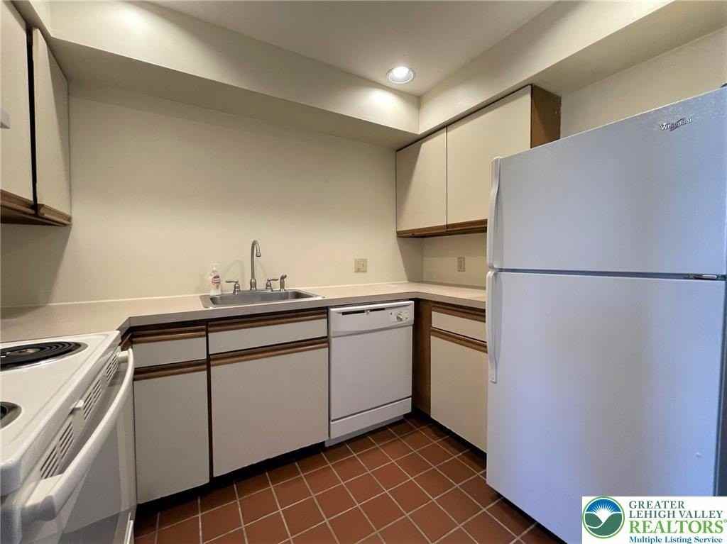 101 Race St #205 - Photo 3 of 15