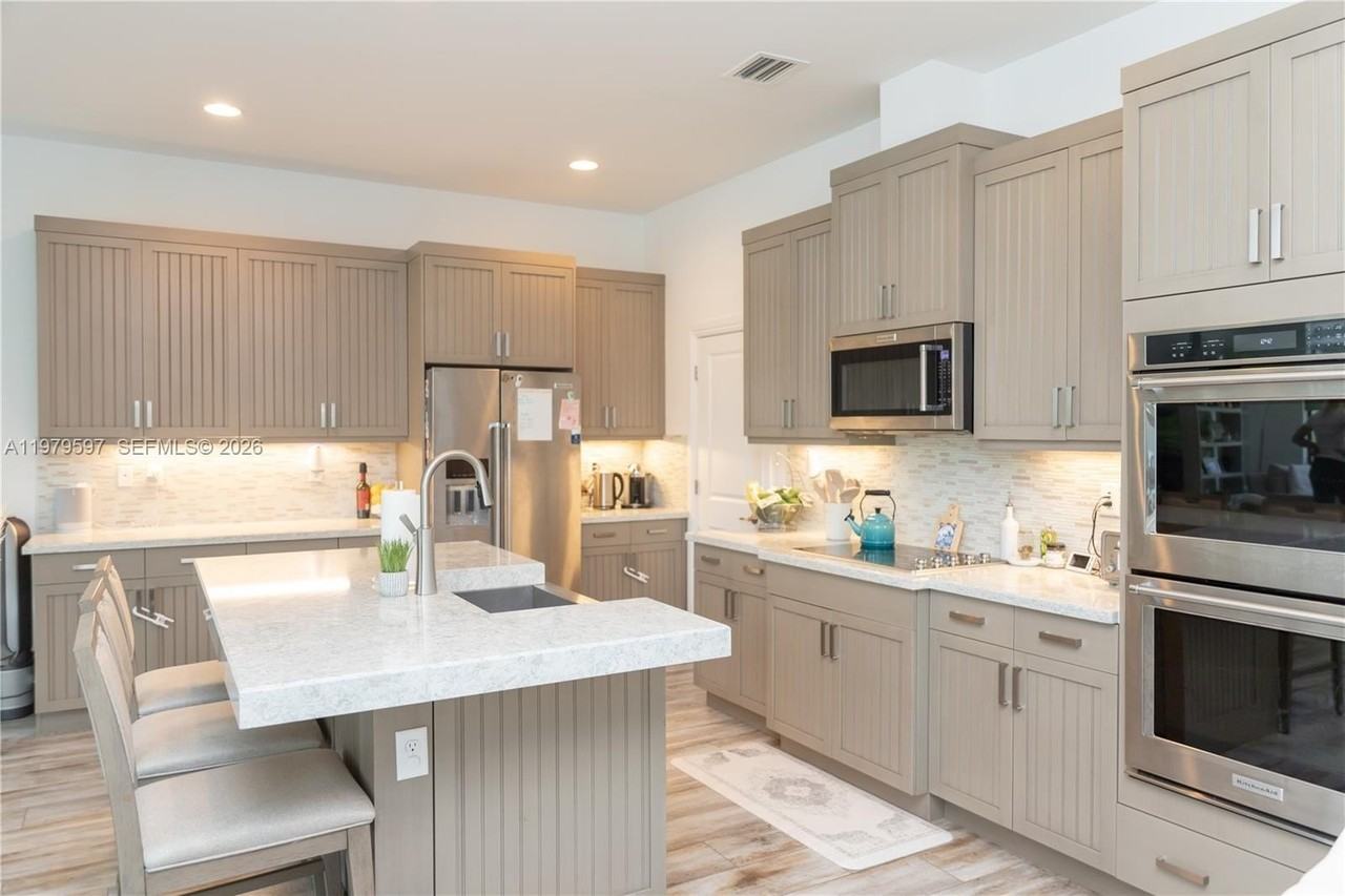 11826 Sw 13th Ct - Photo 5 of 50