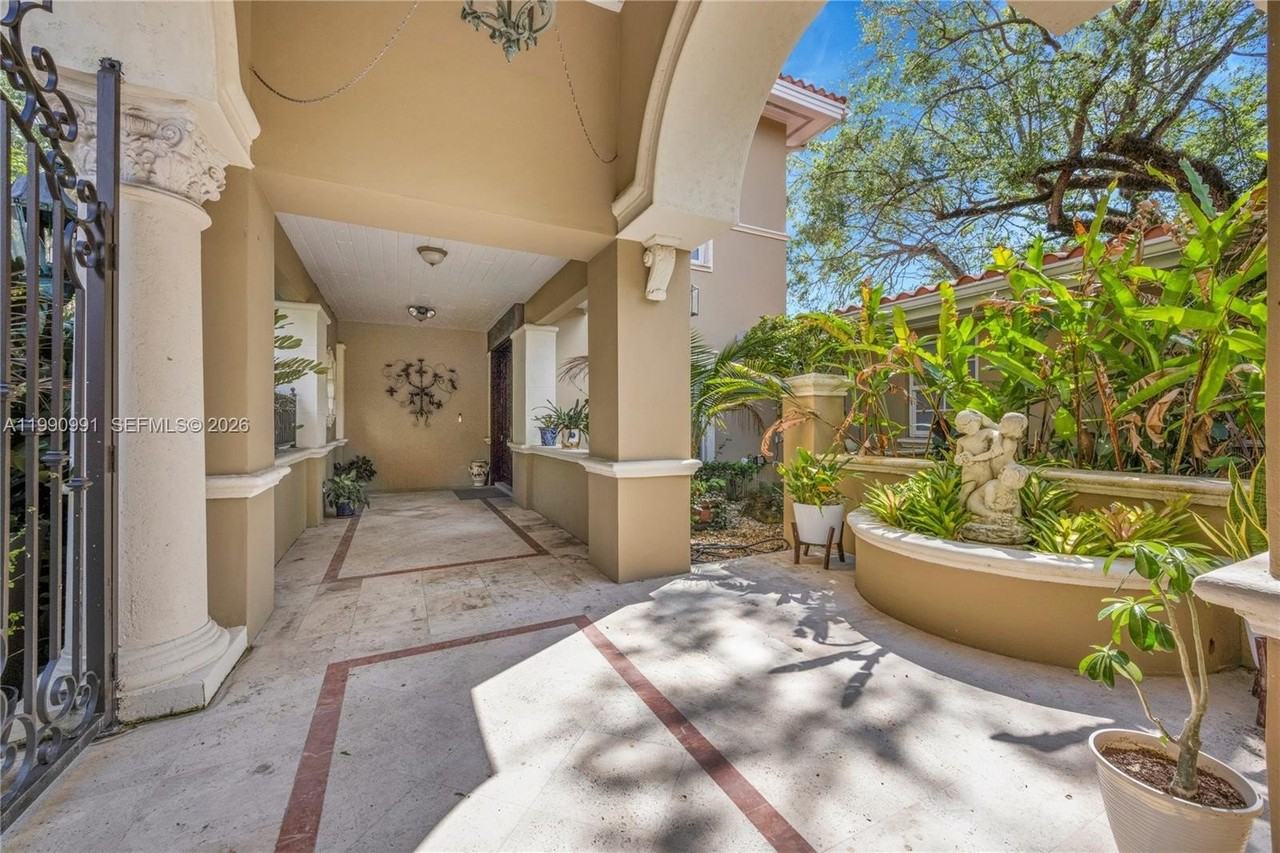 6200 Granada Blvd - Photo 4 of 29