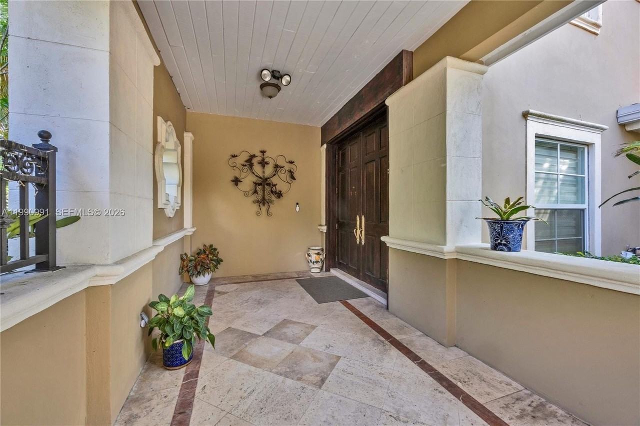 6200 Granada Blvd - Photo 5 of 29