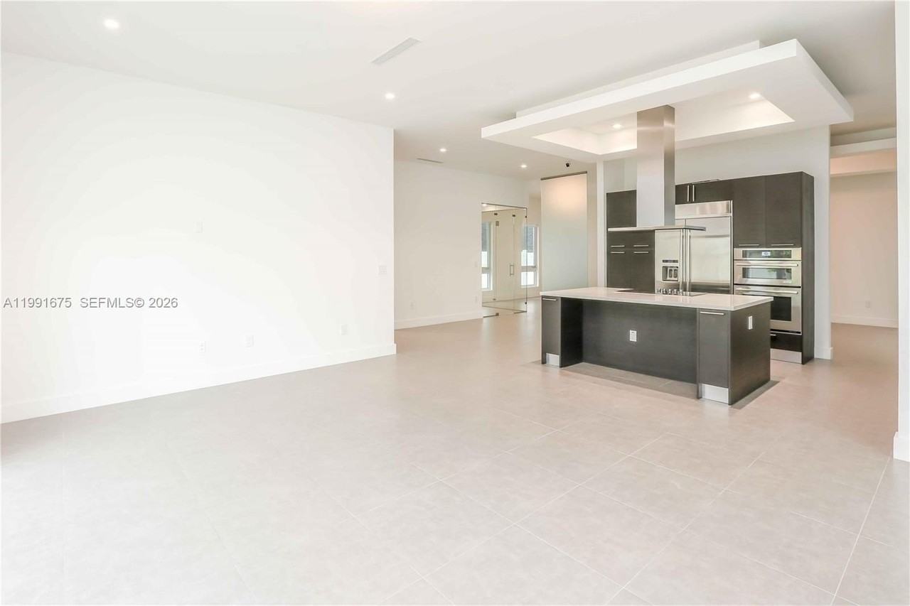 8250 Nw 33rd Ter - Photo 6 of 29