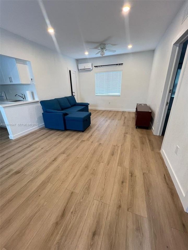 2315 Taylor St #1 - Photo 5 of 11