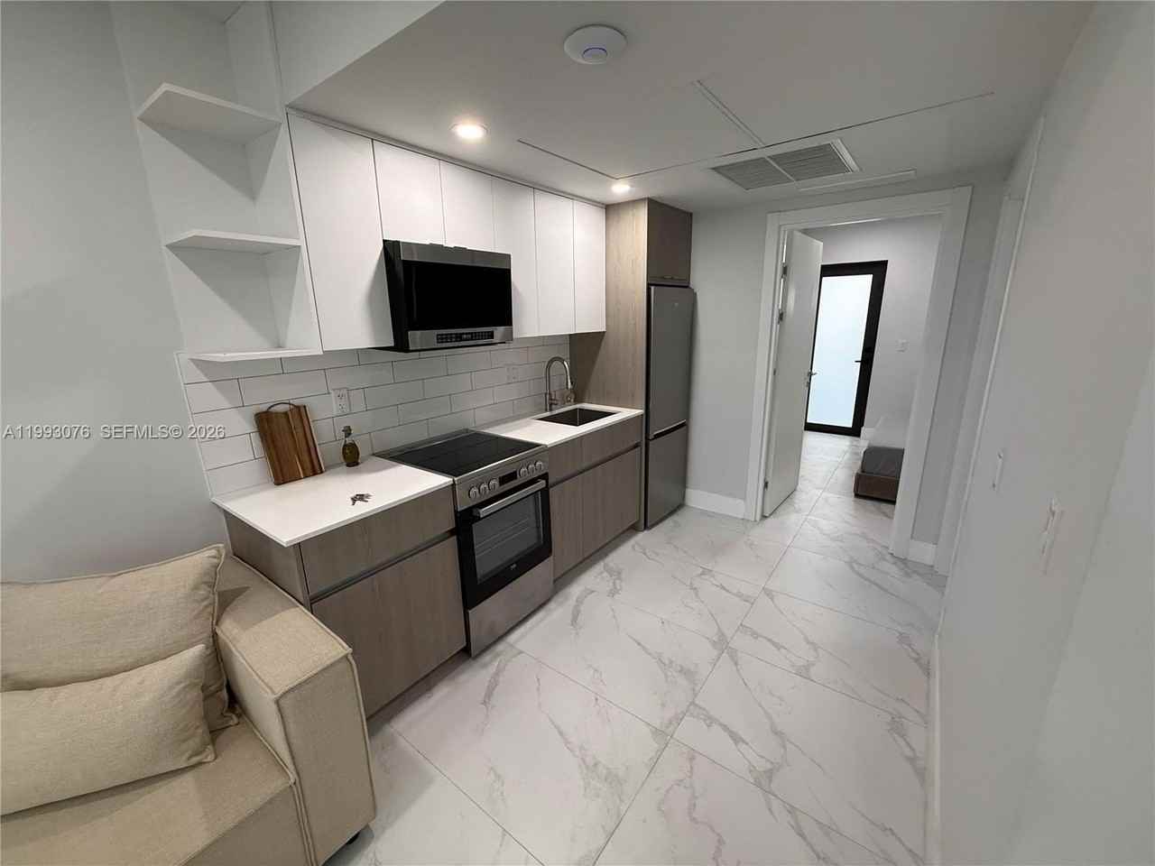944 Jefferson Ave #15 - Photo 5 of 22
