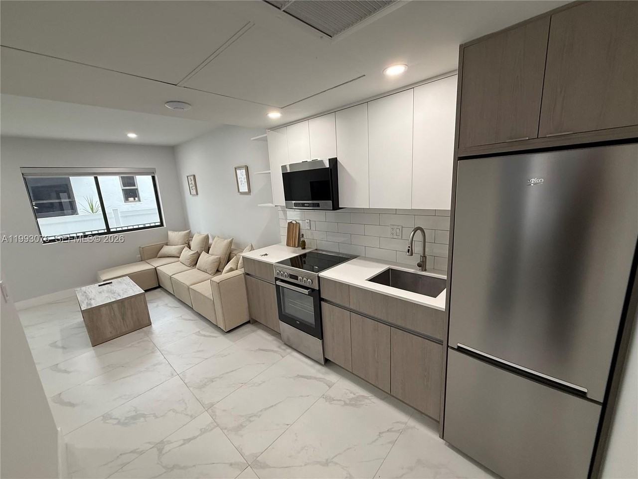 944 Jefferson Ave #15 - Photo 6 of 22