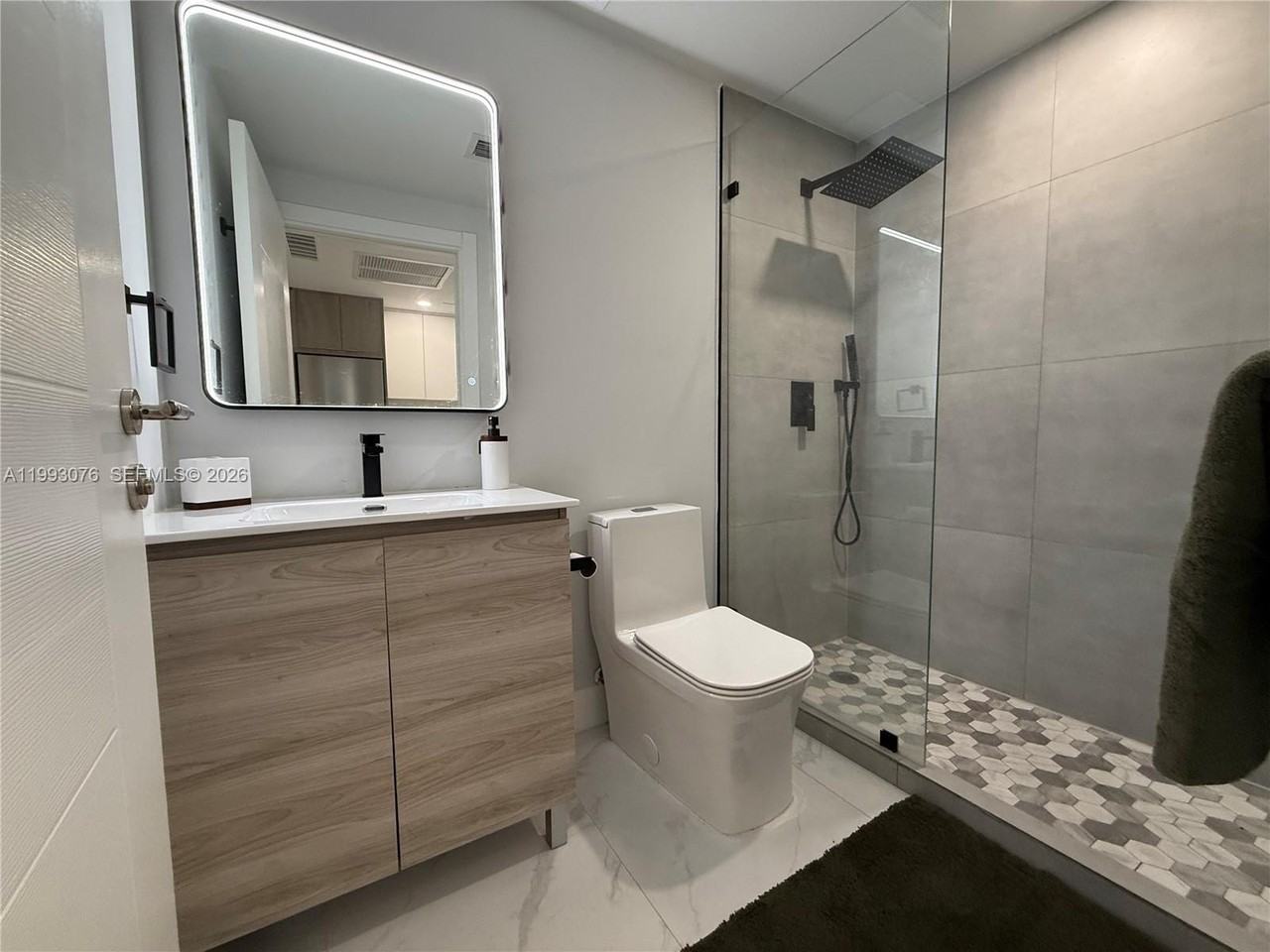 944 Jefferson Ave #15 - Photo 7 of 22