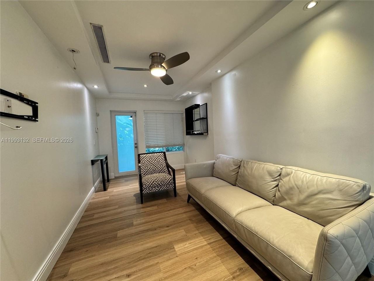 645 Lenox Ave #5 - Photo 6 of 10