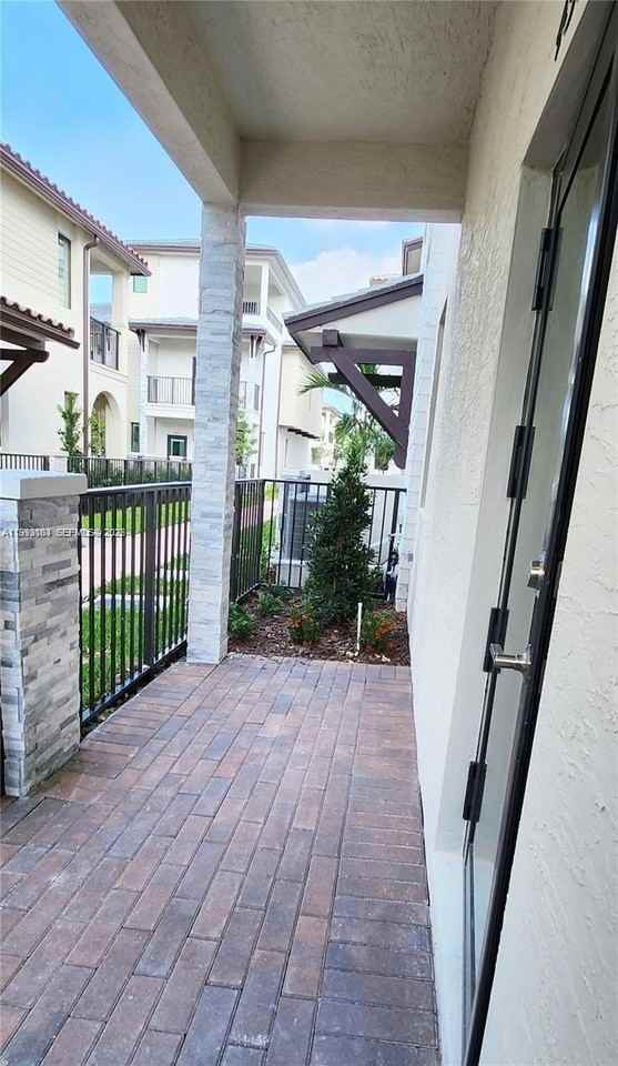 4583 Nw 83rd Pl - Photo 2 of 20