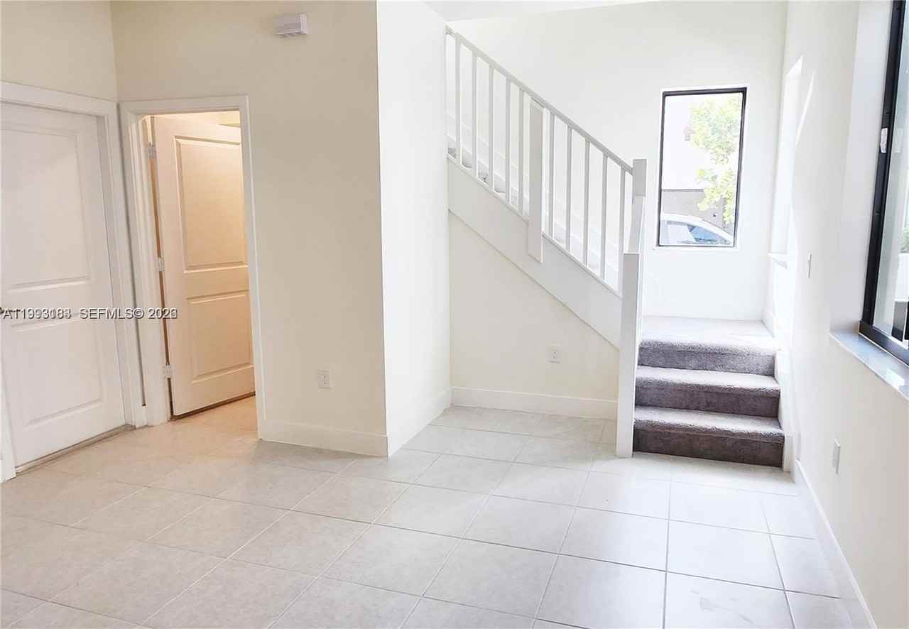 4583 Nw 83rd Pl - Photo 6 of 20