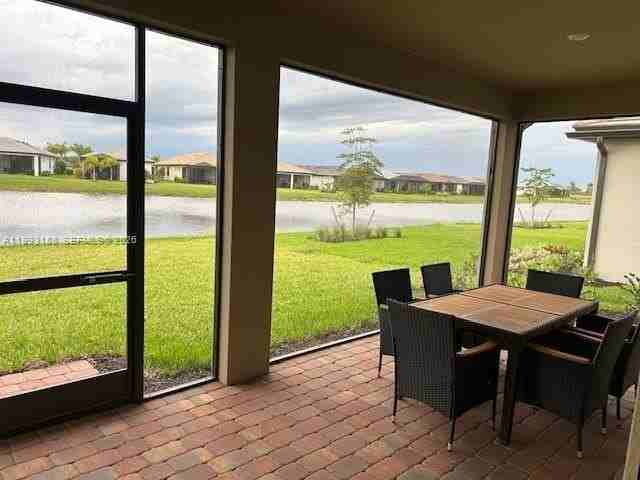 6385 Honor Way - Photo 4 of 8