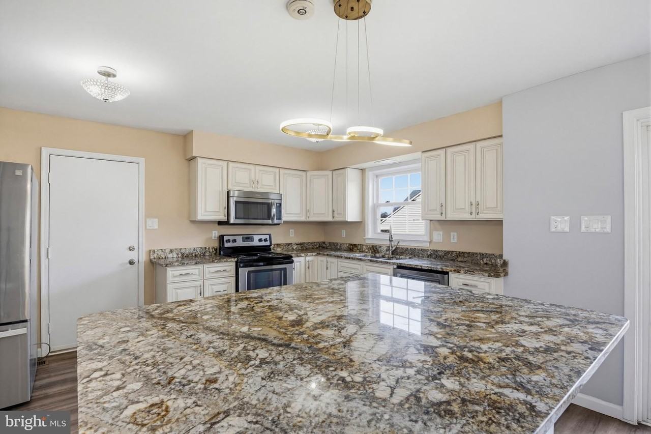 15123 Philip Lee Rd #1 - Photo 4 of 26