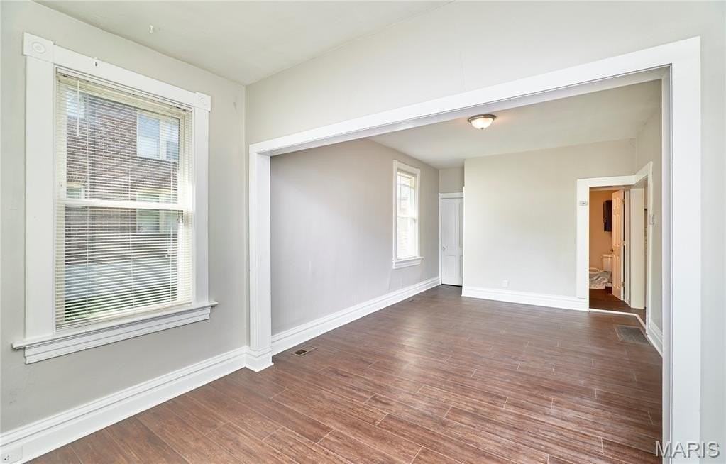 4832 Goethe Ave - Photo 5 of 22