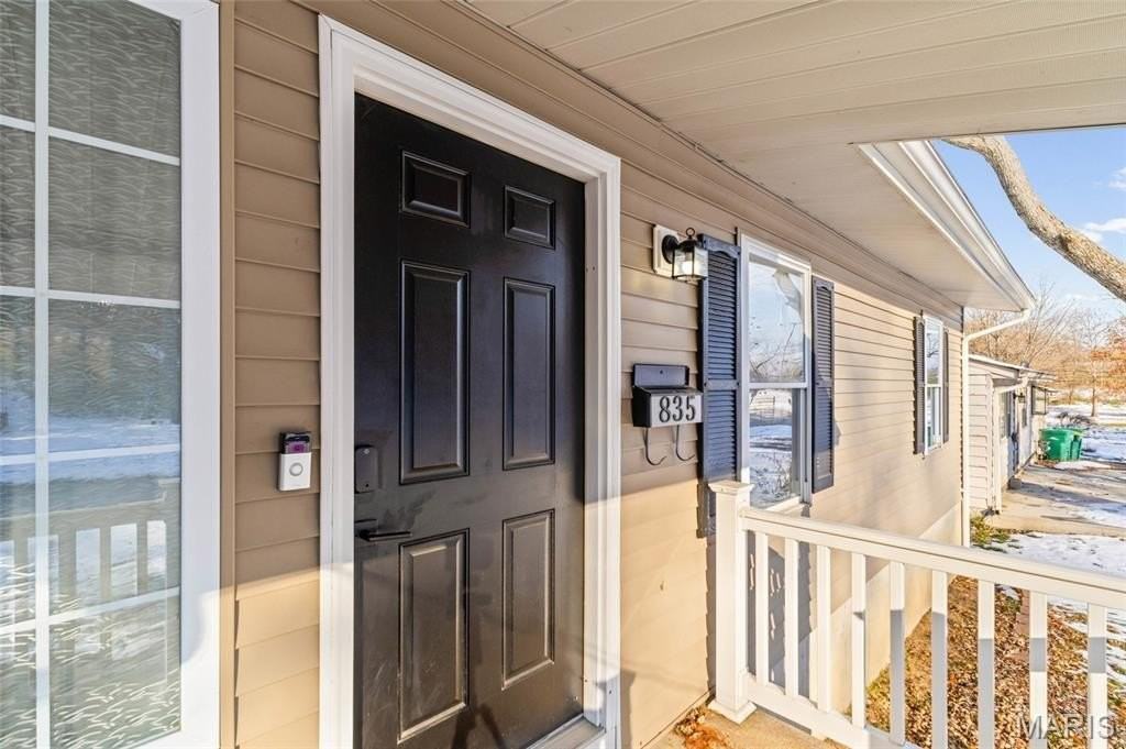 835 N Forest Ave - Photo 2 of 13