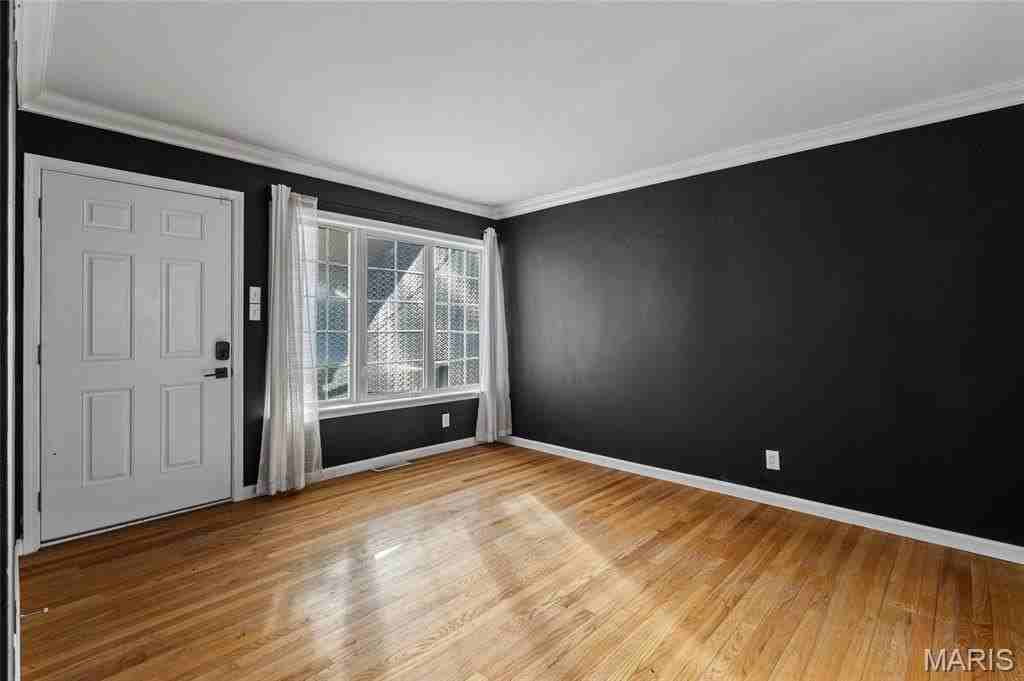 835 N Forest Ave - Photo 3 of 13