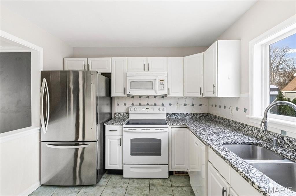 835 N Forest Ave - Photo 5 of 13