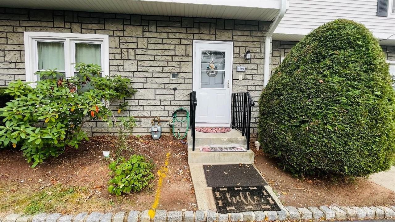 4702 Hana Rd - Photo 2 of 24