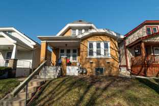 2213 S 72nd St #UPPER - Photo 1 of 1