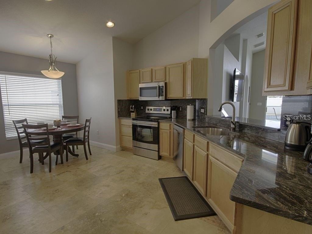 321 Henley Cir - Photo 3 of 5