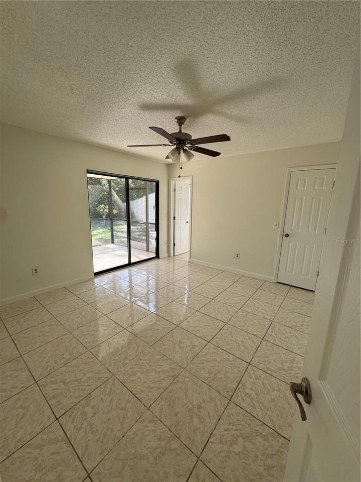 3546 Acorn St - Photo 5 of 20