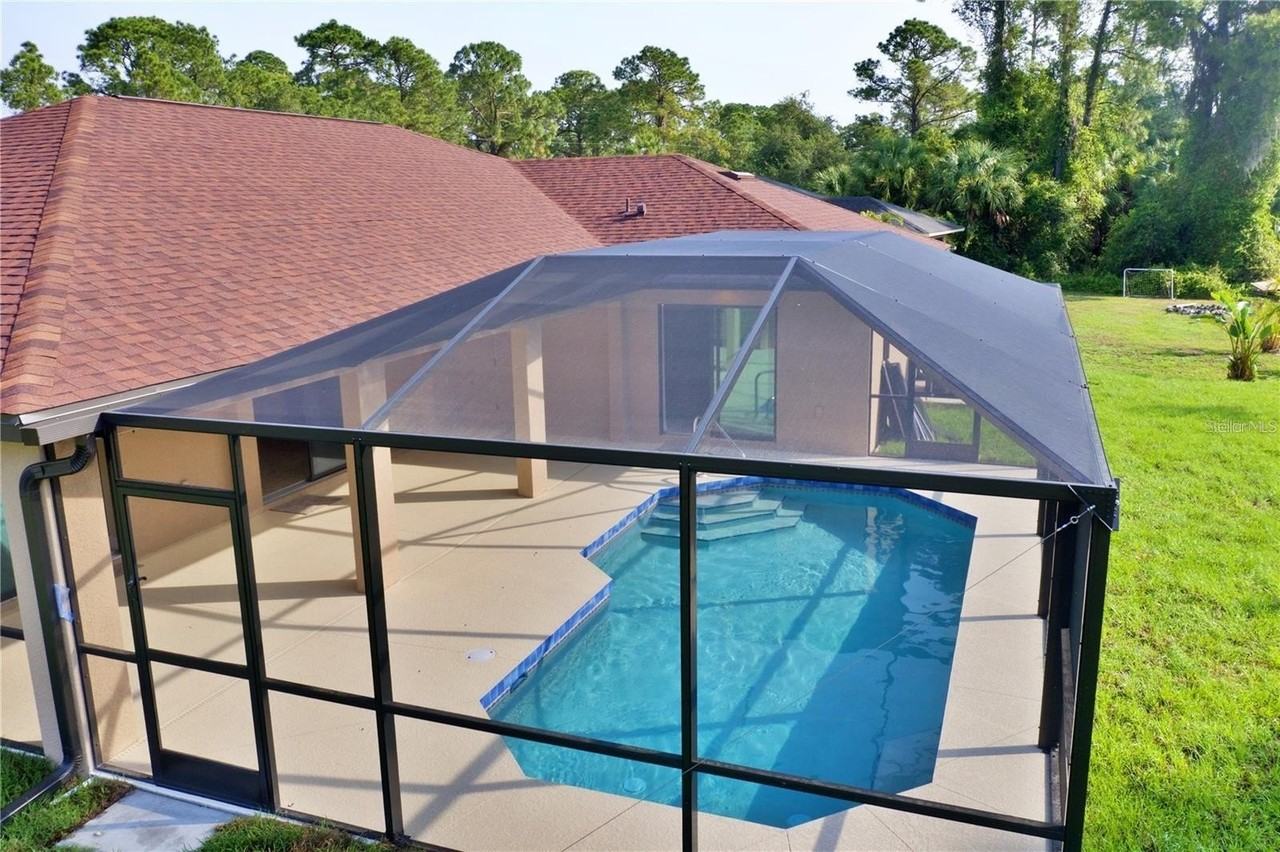 4851 Kennett St - Photo 5 of 50