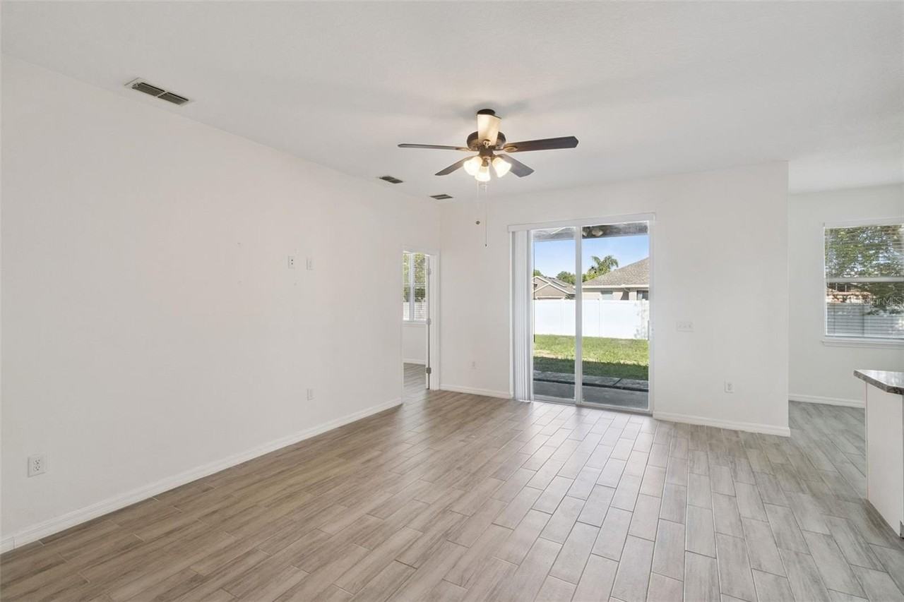 140 Highland Meadows St - Photo 5 of 29